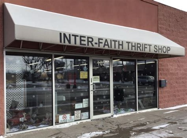 Members assist interfaith thrift store